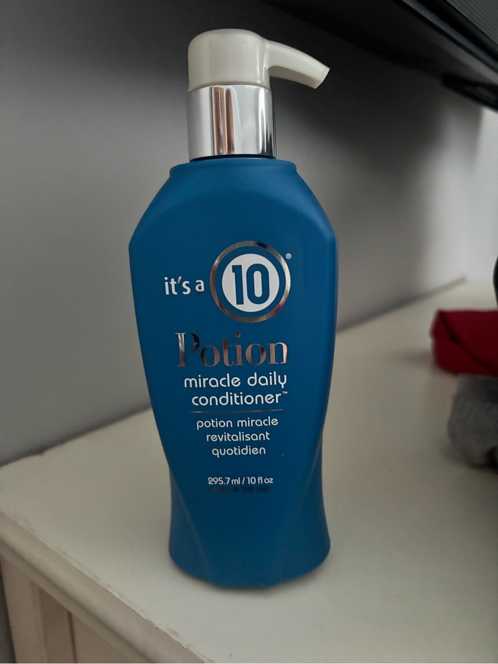 It's a 10 Potion Miracle Daily Conditioner - Blue